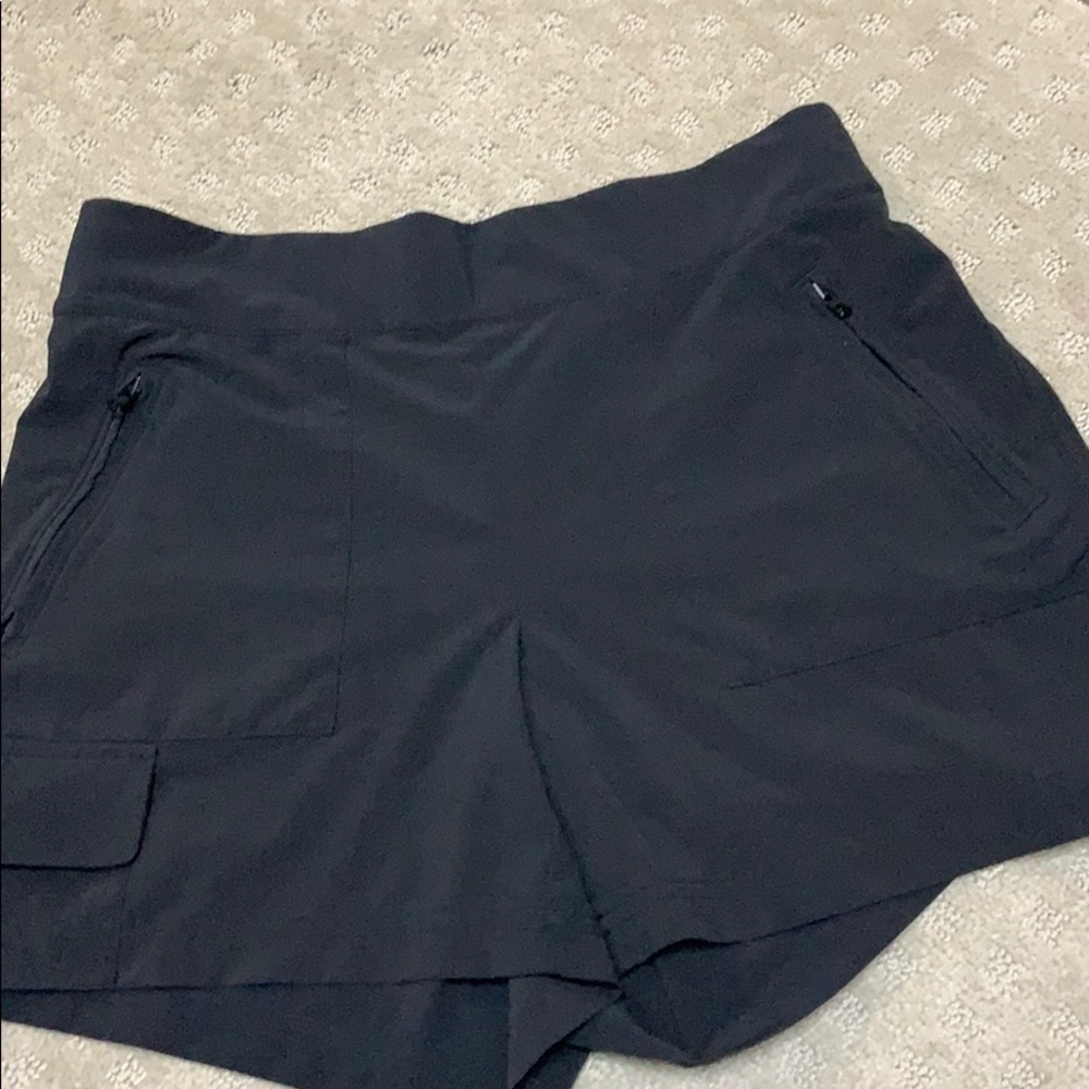 Athleta city shorts